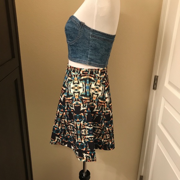 Flirty Abstract Skirt - Picture 5 of 6